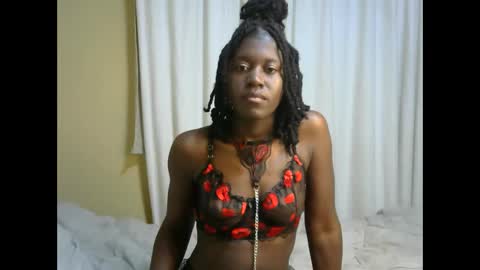 Snapshot of petite_anyaa chatting on 09-18-25, 10:12 Anya online show from 09-18-25, 10:12