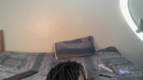 Snapshot of petite_anyaa chatting on 10-17-25, 09:39 Anya online show from 10-17-25, 09:39