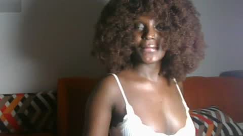 Snapshot of petite_asshley1 chatting on 06-12-26, 05:06 Ashley online show from 06-12-26, 05:06