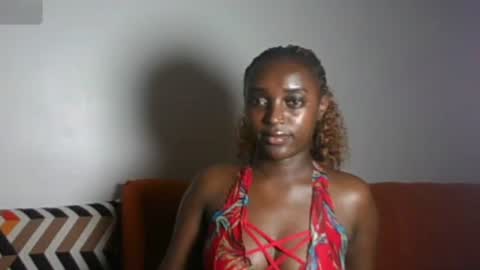 Snapshot of petite_asshley1 chatting on 06-18-26, 02:21 Ashley online show from 06-18-26, 02:21
