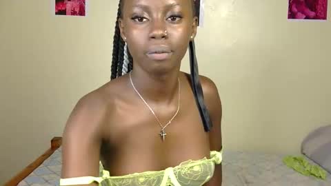 Snapshot of petite_charm chatting on 05-20-26, 03:24 Charm online show from 05-20-26, 03:24