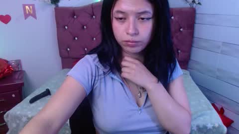 petite online show from 11-24-25, 10:37