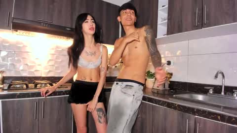 Snapshot of petite_couplehot chatting on 06-04-26, 08:59 Lizzy Mejia online show from 06-04-26, 08:59