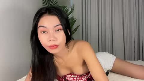 Snapshot of petite_kaye chatting on 06-18-26, 04:13 petite_kaye online show from 06-18-26, 04:13