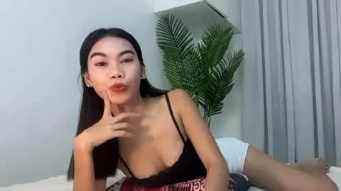 Snapshot of petite_kaye chatting on 06-23-26, 04:10 petite_kaye online show from 06-23-26, 04:10