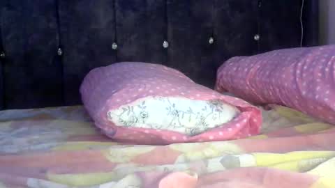 Snapshot of petite_loverr chatting on 11-08-25, 12:27 Petite loverr online show from 11-08-25, 12:27