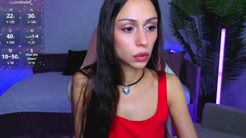 Snapshot of petite_moly chatting on 05-30-26, 08:33 Alice online show from 05-30-26, 08:33