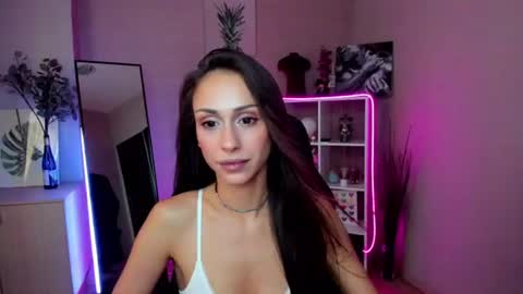 Snapshot of petite_moly chatting on 06-26-26, 08:30 Alice online show from 06-26-26, 08:30