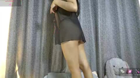Snapshot of petite_paola chatting on 12-14-25, 10:14 petite paola online show from 12-14-25, 10:14