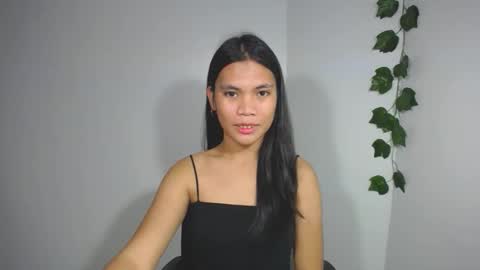 Snapshot of petite_pauline chatting on 02-16-26, 06:53 petite_pauline online show from 02-16-26, 06:53