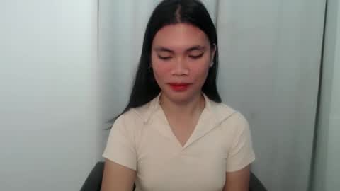 Snapshot of petite_pauline chatting on 02-18-26, 04:25 petite_pauline online show from 02-18-26, 04:25
