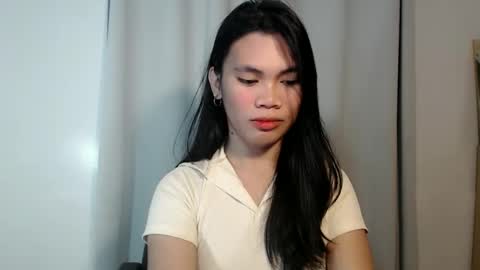 Snapshot of petite_pauline chatting on 02-19-26, 09:16 petite_pauline online show from 02-19-26, 09:16