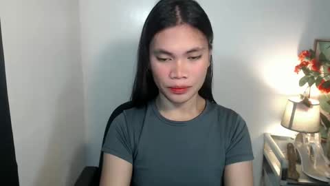 Snapshot of petite_pauline chatting on 02-21-26, 10:27 petite_pauline online show from 02-21-26, 10:27