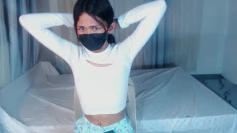 Snapshot of petite_pinay69s chatting on 03-19-26, 07:18 angela online show from 03-19-26, 07:18