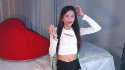 Snapshot of petite_pinay69s chatting on 04-16-26, 10:38 angela online show from 04-16-26, 10:38