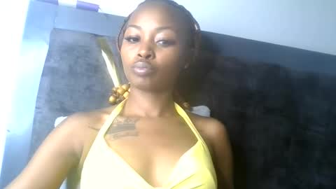 Snapshot of petite_queen69 chatting on 05-31-26, 08:21 petite_queen69 online show from 05-31-26, 08:21