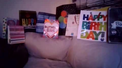 petite treat  online show from 01-16-26, 07:01