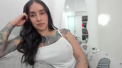 PetiteAlejaTs online show from 10-20-25, 10:10