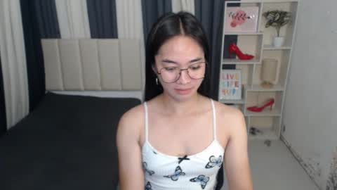 Snapshot of petiteasianmarian chatting on 10-16-25, 06:09 bigcock Marian online show from 10-16-25, 06:09