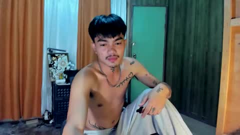 Snapshot of petiteasianx chatting on 11-06-25, 09:48 Vrin online show from 11-06-25, 09:48