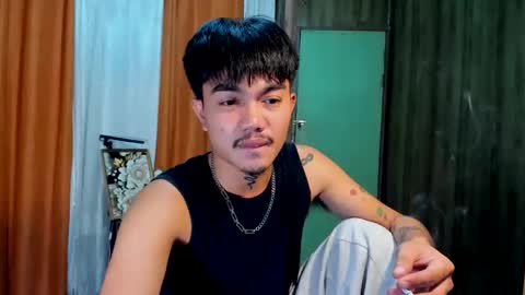 Snapshot of petiteasianx chatting on 11-12-25, 06:52 Vrin online show from 11-12-25, 06:52