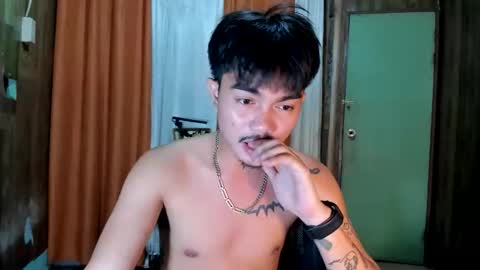 Snapshot of petiteasianx chatting on 11-13-25, 05:01 Vrin online show from 11-13-25, 05:01