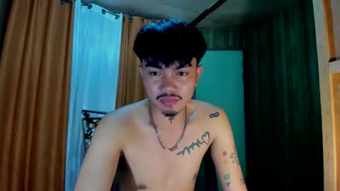 Snapshot of petiteasianx chatting on 11-24-25, 07:30 Vrin online show from 11-24-25, 07:30