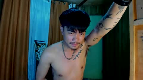 Snapshot of petiteasianx chatting on 11-27-25, 04:25 Vrin online show from 11-27-25, 04:25