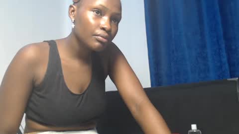 Snapshot of petitee_desire chatting on 07-07-26, 05:32 TASHA online show from 07-07-26, 05:32