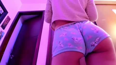 Lunna online show from 03-03-25, 03:52