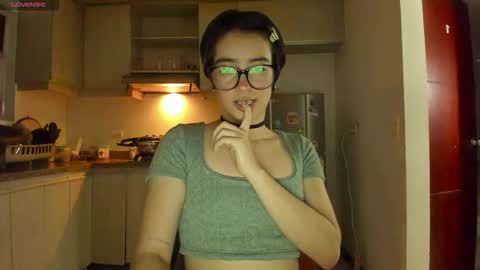 Lunna online show from 02-14-26, 01:35