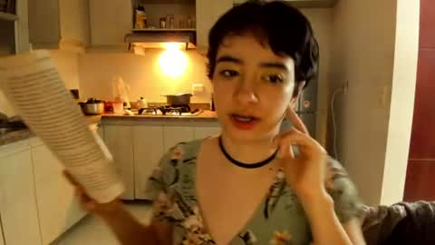 Snapshot of petitee_lunna chatting on 06-11-26, 02:53 Lunna online show from 06-11-26, 02:53