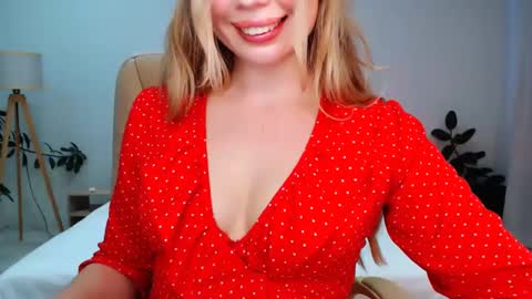 Snapshot of petitefleurx chatting on 01-01-25, 04:18 petitefleurx online show from 01-01-25, 04:18