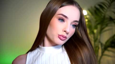 Petitegonwiild online show from 10-22-25, 10:09