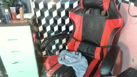 Snapshot of petitehugecockxnxxx chatting on 10-30-25, 12:34 Call me jake online show from 10-30-25, 12:34