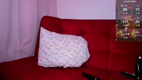 Snapshot of petitemuse chatting on 03-08-25, 08:03 diana fansly petitemuse online show from 03-08-25, 08:03