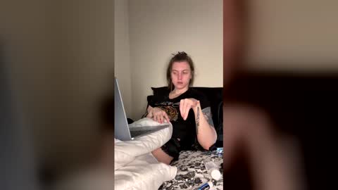 I am very new and dont know what im doing lol online show from 04-15-26, 07:54