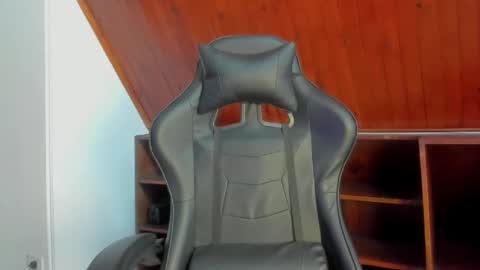 Snapshot of petitesophi chatting on 01-05-26, 05:27 Sofa online show from 01-05-26, 05:27