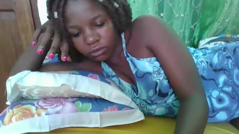 petitesweetchiq online show from 02-23-26, 08:22