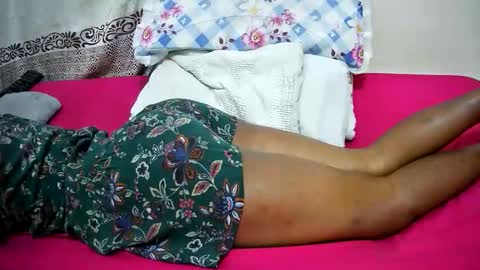 petitetasha online show from 10-17-25, 06:10