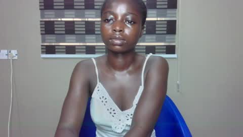 petitexxebony online show from 05-17-26, 02:46