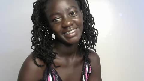 petitte_gyaal online show from 10-19-25, 04:18