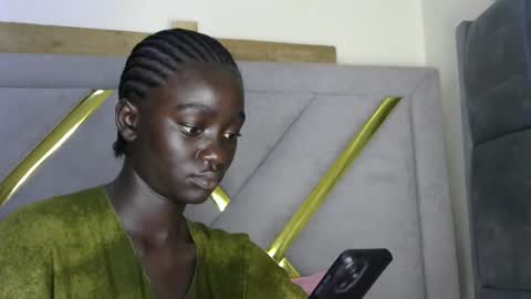 petitte_gyaal online show from 11-23-25, 12:16