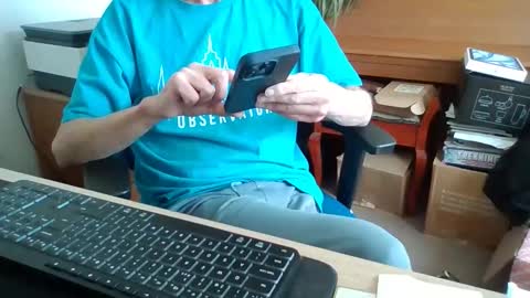 Snapshot of petitwilly chatting on 05-12-26, 11:40 petitwilly online show from 05-12-26, 11:40