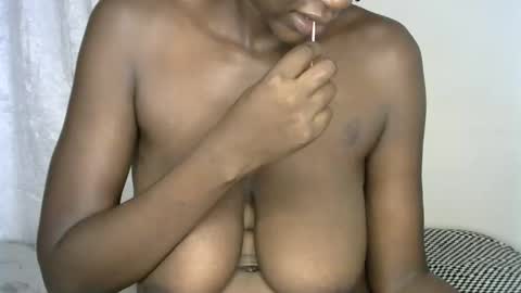 pettite_cora1 online show from 12-15-25, 09:30