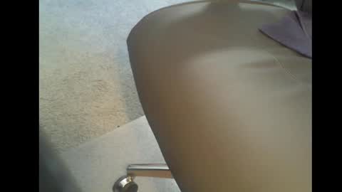 Snapshot of pg19531107 chatting on 11-17-25, 03:18 Paul online show from 11-17-25, 03:18