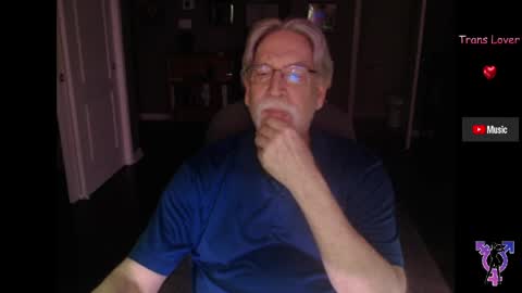 Snapshot of pghk2000 chatting on 06-07-26, 02:27 George online show from 06-07-26, 02:27