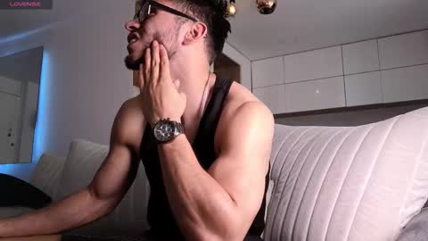 phantom_bigger1 online show from 11-25-25, 04:29