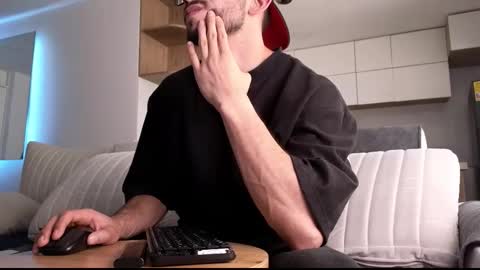 phantom_bigger1 online show from 12-19-25, 07:10