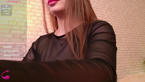 Snapshot of phantomlace chatting on 04-05-26, 05:37 Alice online show from 04-05-26, 05:37